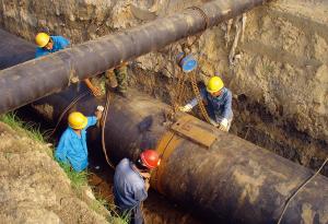 神马氯碱20万吨PVC项目输水管道安装